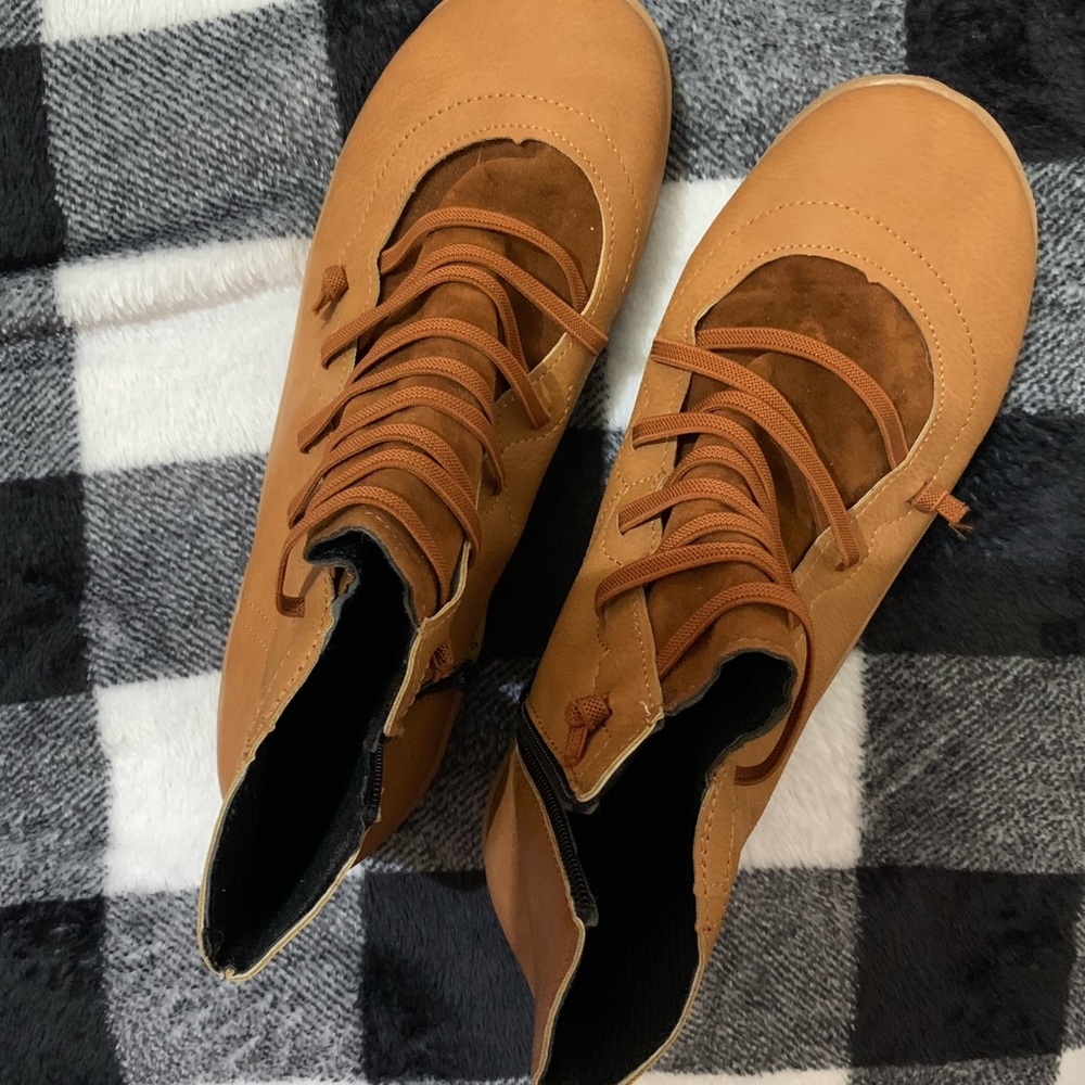 Ankle boots,waterproof cute comfy! Size 9.5